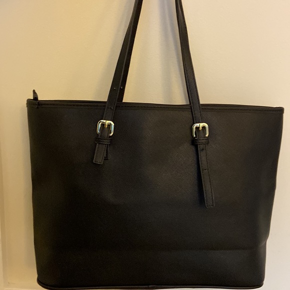 Michael Kors Black Jet Set Tote - Picture 2 of 3